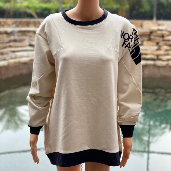 north face train n logo pullover